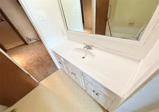 Photo 4 of Single family home for sale at 5427 Longleaf Ln, Dallas, TX 75232 | MLS# 21384240 | Listing updated on 2026-09-15