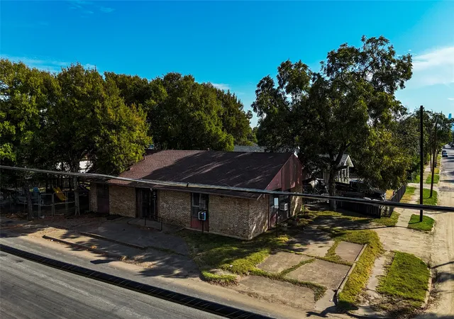 Photo 7 of Single family home for sale at 3530 Puget St, Dallas, TX 75212 | MLS# 21383195 | Listing updated on 2026-09-12