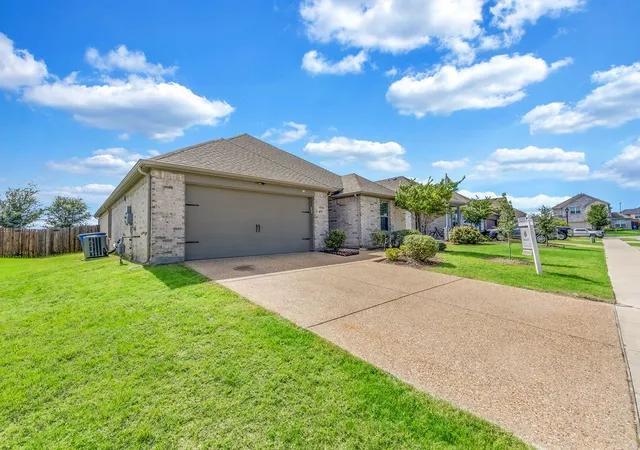 Photo 3 of Single family home for sale at 4035 Sparrow Trl, Melissa, TX 75454 | MLS# 21384273 | Listing updated on 2026-09-19
