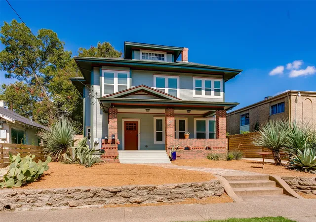 Photo 1 of Multi family home for sale at 413 W 9th Street, Dallas, TX 75208 | MLS# 21384211 | Listing updated on 2026-09-12