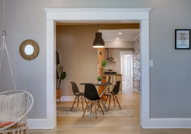 Listing Photo 4 - Condo for sale in building located at 413 W 9th St, Dallas, TX 75208