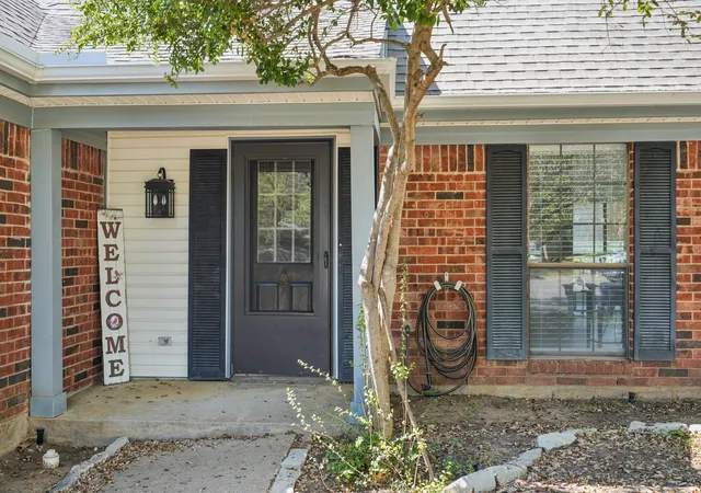 Photo 2 of Single family home for sale at 2307 Harrington Ct, Euless, TX 76039 | MLS# 21384064 | Listing updated on 2026-09-12