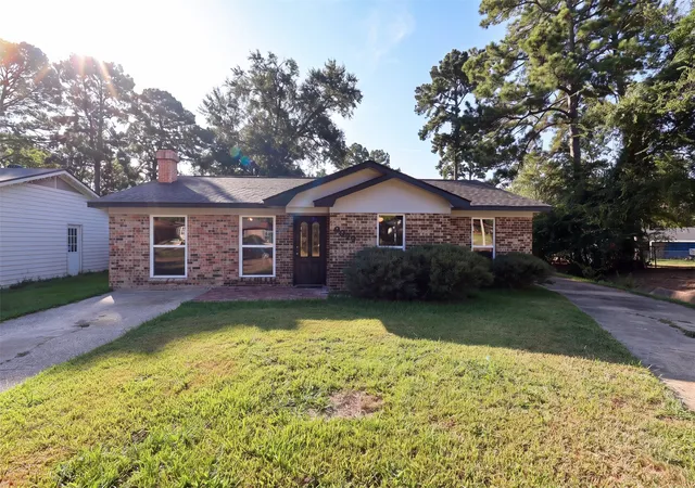 Single family home for sale at 9029 Lone Oak Dr, Shreveport, LA 71118 | MLS# 21384310