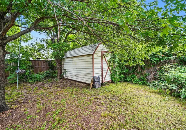 Photo 34 of Single family home for sale at 2149 Savannah Trl, Denton, TX 76205 | MLS# 21384266 | Listing updated on 2026-09-12