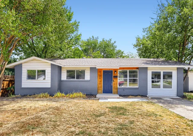 Photo 1 of Single family home for sale at 2706 Dewitt St, Irving, TX 75062 | MLS# 21381874 | Listing updated on 2026-09-12