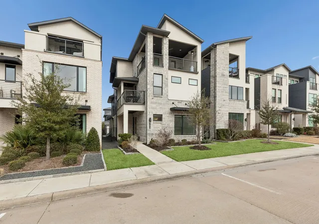 Photo 2 of Single family home for sale at 7424 Collin Mckinney Pkwy, Mc Kinney, TX 75070 | MLS# 21383292 | Listing updated on 2026-10-01
