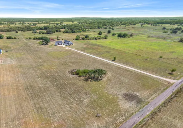 Photo 4 of Single family home for sale at 586 Vz County Rd 1507, Van, TX 75790 | MLS# 21383903 | Listing updated on 2026-09-12