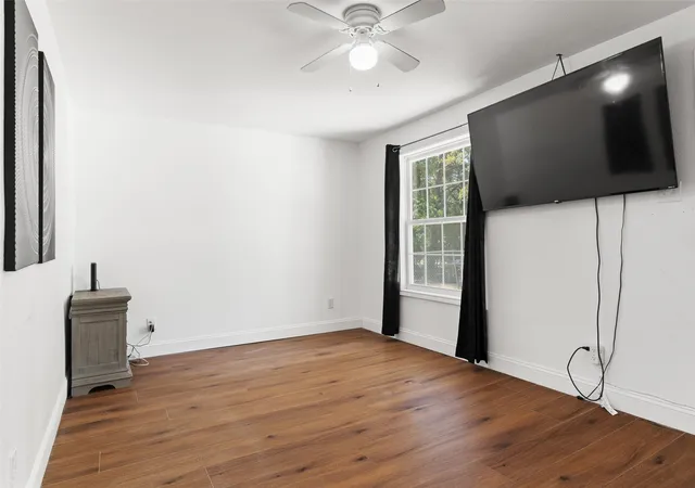 Photo 4 of Single family home for sale at 2803 Dennis Cir, Seagoville, TX 75159 | MLS# 21381020 | Listing updated on 2026-09-14