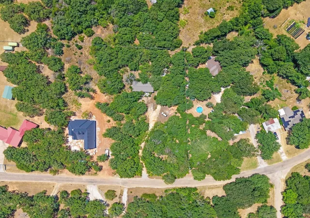Photo 3 of Sale Pending at 5613 Thousand Oaks Dr, Joshua, TX 76058 | MLS# 21384288 | Listing updated on 2026-09-13