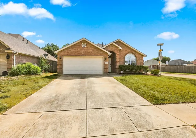 Photo 2 of Single family home for sale at 8900 San Joaquin Trl, Fort Worth, TX 76118 | MLS# 21383326 | Listing updated on 2026-09-12
