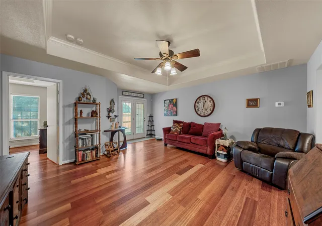 Photo 4 of Sale Pending at 10120 Colony Dr, Waco, TX 76708 | MLS# 21384305 | Listing updated on 2026-09-15