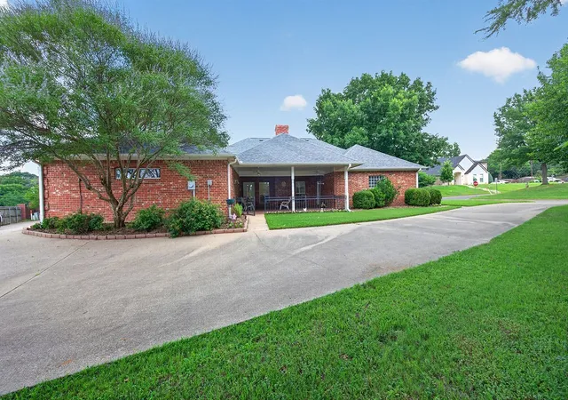 Single family home for sale at 800 Rico Dr, Athens, TX 75751 | MLS# 21384330