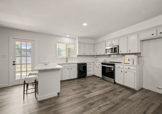 Photo 4 of Single family home for sale at 103 Park Trl Pl, Joshua, TX 76058 | MLS# 21384329 | Listing updated on 2026-09-12