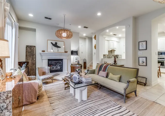 Photo 2 of Condo for sale at 2811 Hood St #C, Dallas, TX 75219 | MLS# 21381870 | Listing updated on 2026-09-12