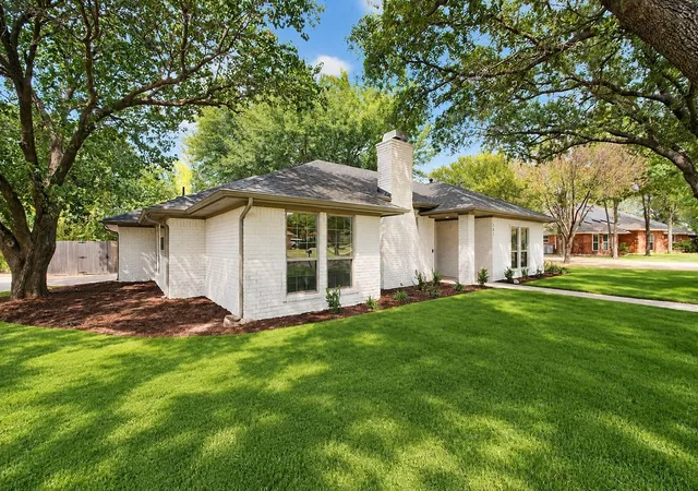 Photo 2 of Single family home for sale at 141 Baird Cir, Lewisville, TX 75077 | MLS# 21384272 | Listing updated on 2026-09-12