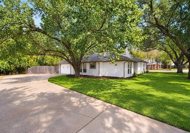 Photo 3 of Single family home for sale at 141 Baird Cir, Lewisville, TX 75077 | MLS# 21384272 | Listing updated on 2026-09-12