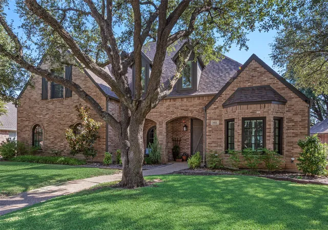 Photo 2 of Single family home for sale at 6813 Vista Ridge Dr E, Fort Worth, TX 76132 | MLS# 21384010 | Listing updated on 2026-09-12