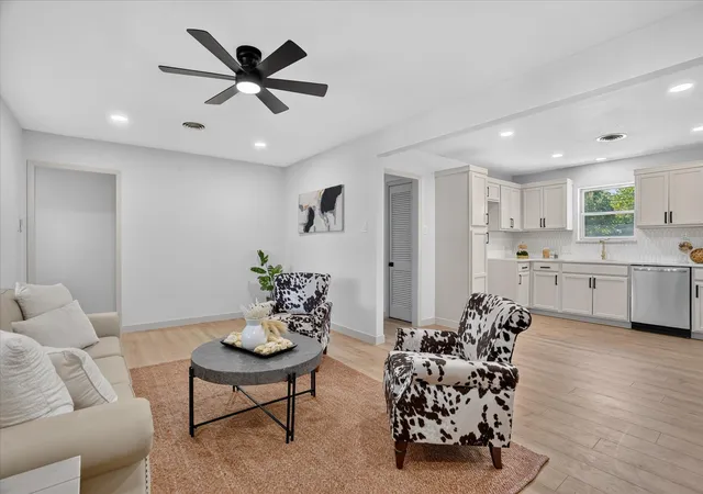 Photo 2 of Single family home for sale at 429 Fieldwood Ter, Hurst, TX 76053 | MLS# 21384282 | Listing updated on 2026-09-12