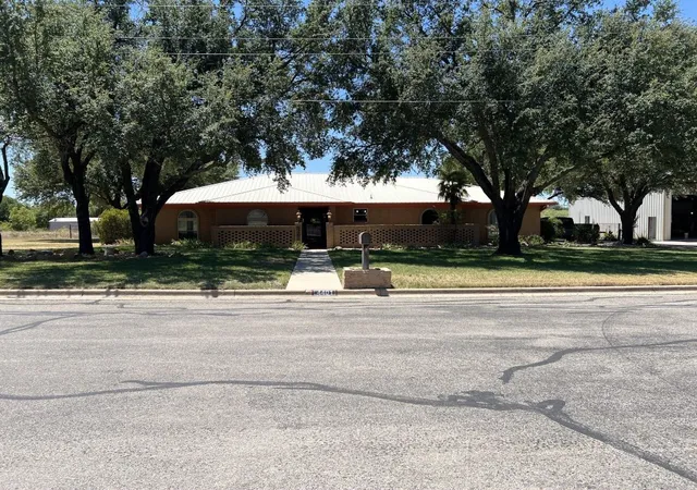 Photo 1 of Single family home for sale at 4401 River Oaks Dr, Brownwood, TX 76801 | MLS# 21384251 | Listing updated on 2026-09-14