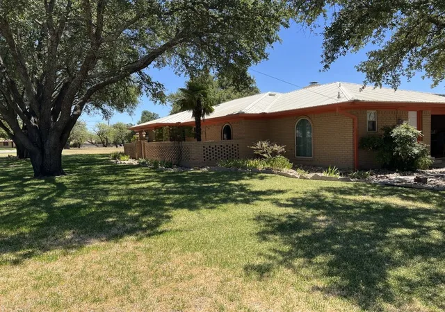 Photo 2 of Single family home for sale at 4401 River Oaks Dr, Brownwood, TX 76801 | MLS# 21384251 | Listing updated on 2026-09-14
