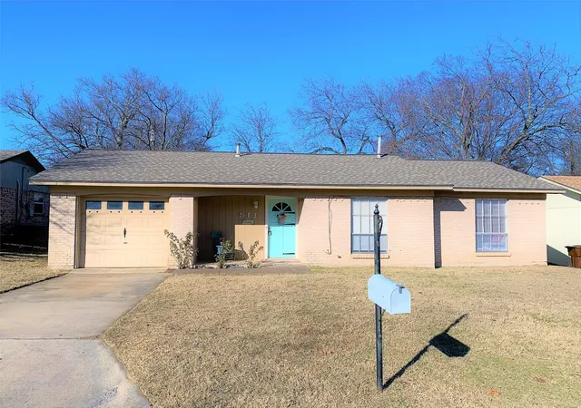 Photo 1 of Single family home for sale at 511 Jupiter, Denton, TX 76209 | MLS# 21383988 | Listing updated on 2026-09-12