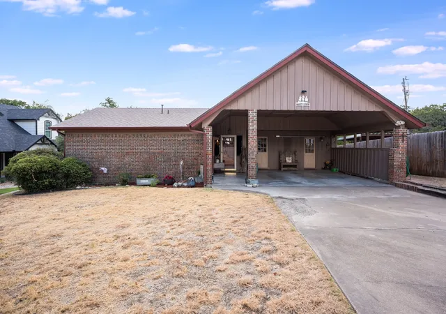 Photo 2 of Single family home for sale at 643 S Rough Crk Ct, Granbury, TX 76048 | MLS# 21380931 | Listing updated on 2026-09-12