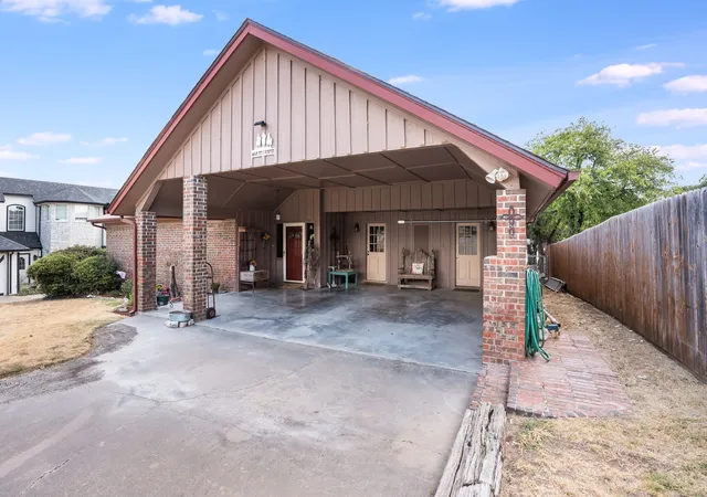 Photo 3 of Single family home for sale at 643 S Rough Crk Ct, Granbury, TX 76048 | MLS# 21380931 | Listing updated on 2026-09-12