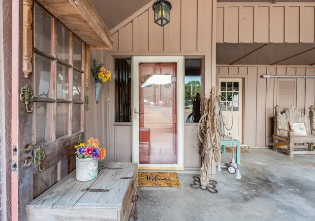Photo 4 of Single family home for sale at 643 S Rough Crk Ct, Granbury, TX 76048 | MLS# 21380931 | Listing updated on 2026-09-12