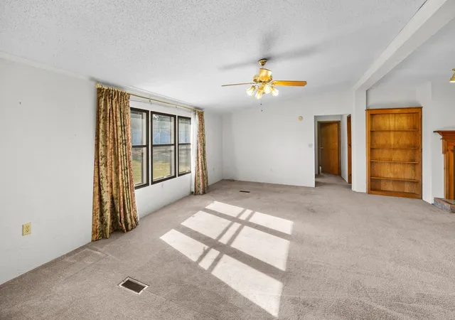 Photo 3 of Manufactured home for sale at 662 County Rd 2325, Mineola, TX 75773 | MLS# 21384407 | Listing updated on 2026-10-01