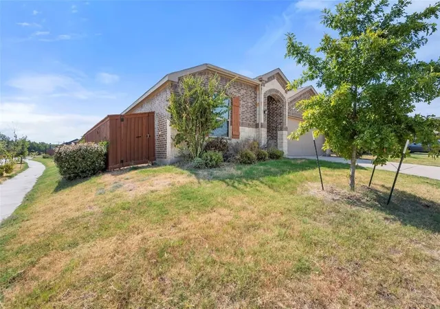 Photo 2 of Single family home for sale at 2901 Panhandle Dr, Forney, TX 75126 | MLS# 21384410 | Listing updated on 2026-09-15