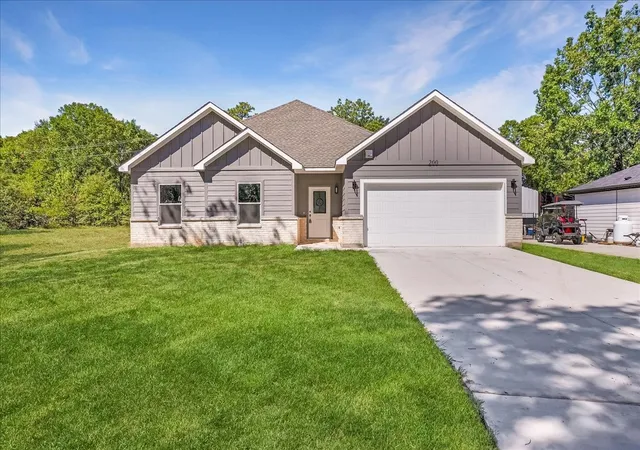 Photo 2 of Single family home for sale at 200 Harris Harbor, Point, TX 75472 | MLS# 21384415 | Listing updated on 2026-09-12