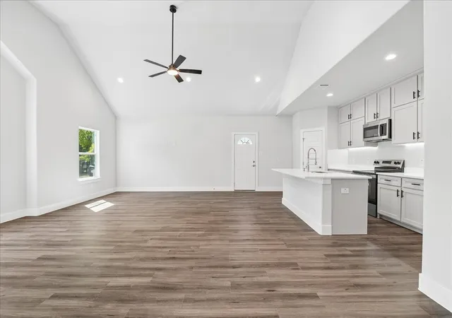 Photo 4 of Single family home for sale at 200 Harris Harbor, Point, TX 75472 | MLS# 21384415 | Listing updated on 2026-09-12