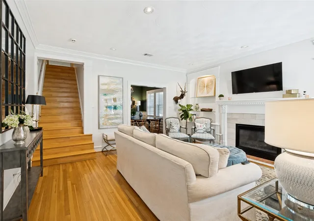 Photo 4 of Single family home for sale at 1151 N Winnetka Ave, Dallas, TX 75208 | MLS# 21380929 | Listing updated on 2026-09-15