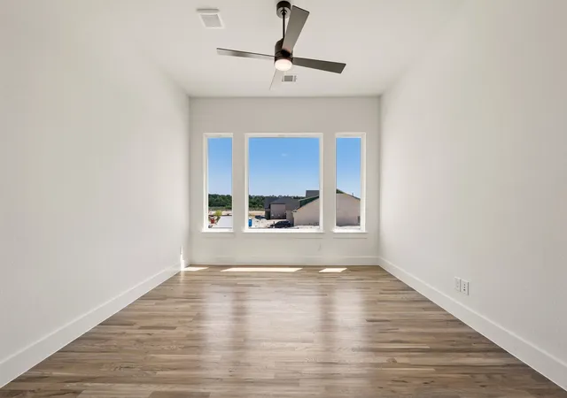 Photo 4 of Single family home for sale at 310 Scissor Tail Dr, Aledo, TX 76008 | MLS# 21384431 | Listing updated on 2026-09-15