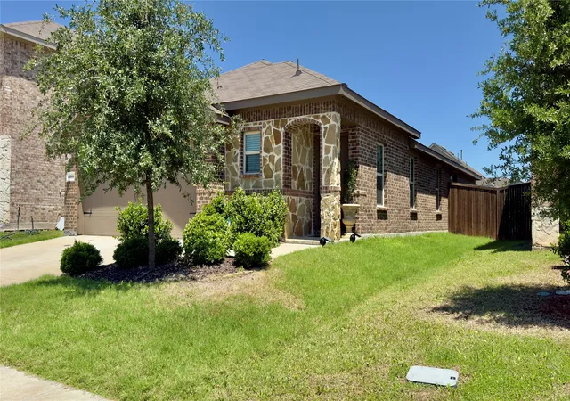 Photo 2 of Single family home for sale at 1204 Delmita Dr, Forney, TX 75126 | MLS# 21384445 | Listing updated on 2026-09-12