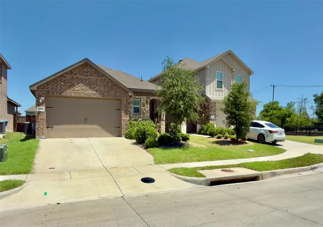 Photo 3 of Single family home for sale at 1204 Delmita Dr, Forney, TX 75126 | MLS# 21384445 | Listing updated on 2026-09-12