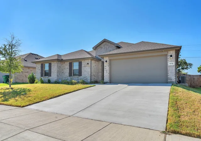 Photo 2 of Single family home for sale at 872 Alexandria Ln, Joshua, TX 76058 | MLS# 21380329 | Listing updated on 2026-09-12