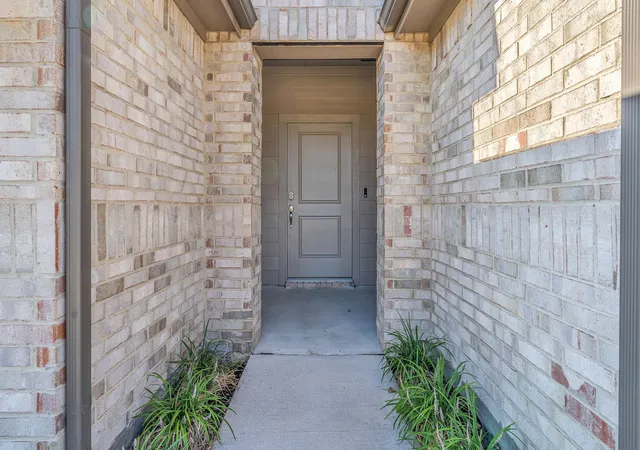 Photo 3 of Single family home for sale at 872 Alexandria Ln, Joshua, TX 76058 | MLS# 21380329 | Listing updated on 2026-09-12