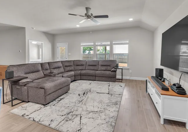 Photo 4 of Single family home for sale at 872 Alexandria Ln, Joshua, TX 76058 | MLS# 21380329 | Listing updated on 2026-09-12