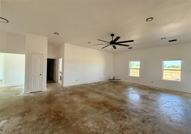 Photo 4 of Single family home for sale at 315 County Rd 365, Gainesville, TX 76240 | MLS# 21384250 | Listing updated on 2026-09-15