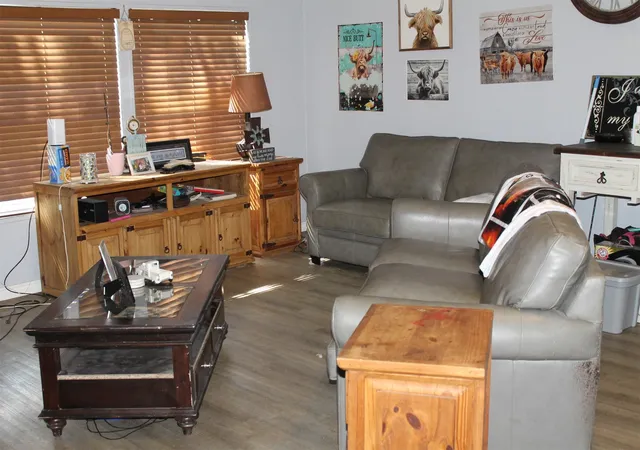 Photo 3 of Manufactured home for sale at 9201 Enchanted Oak Dr, Mabank, TX 75156 | MLS# 21384467 | Listing updated on 2026-09-12