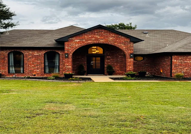 Photo 1 of Single family home for sale at 709 Hollingsworth Ln, Glenn Heights, TX 75154 | MLS# 21384294 | Listing updated on 2026-09-12