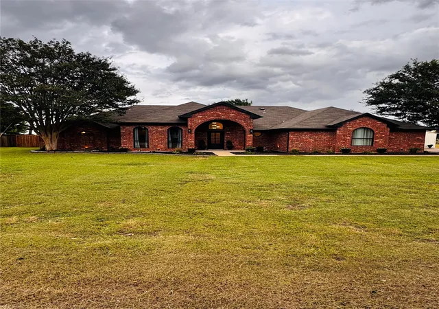 Photo 2 of Single family home for sale at 709 Hollingsworth Ln, Glenn Heights, TX 75154 | MLS# 21384294 | Listing updated on 2026-09-12
