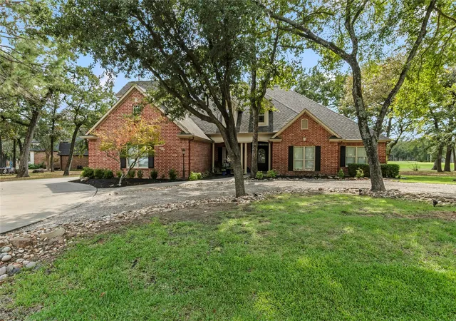 Photo 1 of Single family home for sale at 149 Saint Andrews Dr E, Mabank, TX 75156 | MLS# 21381700 | Listing updated on 2026-10-03