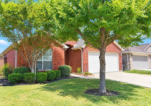 Photo 2 of Single family home for sale at 2029 Sunny Side Dr, Little Elm, TX 75068 | MLS# 21382278 | Listing updated on 2026-09-12