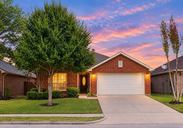 Photo 3 of Single family home for sale at 2029 Sunny Side Dr, Little Elm, TX 75068 | MLS# 21382278 | Listing updated on 2026-09-12