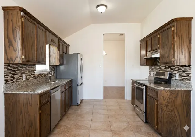 Photo 4 of Single family home for sale at 2029 Sunny Side Dr, Little Elm, TX 75068 | MLS# 21382278 | Listing updated on 2026-09-12