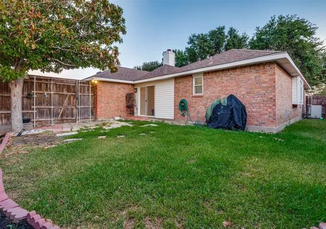 Photo 25 of Single family home for sale at 2021 Clearwater Trl, Carrollton, TX 75010 | MLS# 21384143 | Listing updated on 2026-09-20