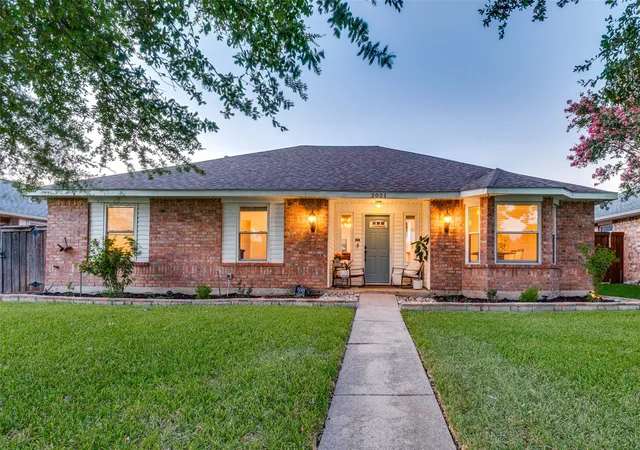 Photo 2 of Single family home for sale at 2021 Clearwater Trl, Carrollton, TX 75010 | MLS# 21384143 | Listing updated on 2026-09-20