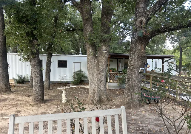 Photo 2 of Sale Pending at 9277 Morris Dr, Hawk Cove, TX 75474 | MLS# 21380228 | Listing updated on 2026-10-05